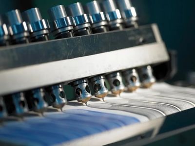 上海唯一的中國制筆工業(yè)基地通過復(fù)評(píng),晨光樹立筆業(yè)標(biāo)桿